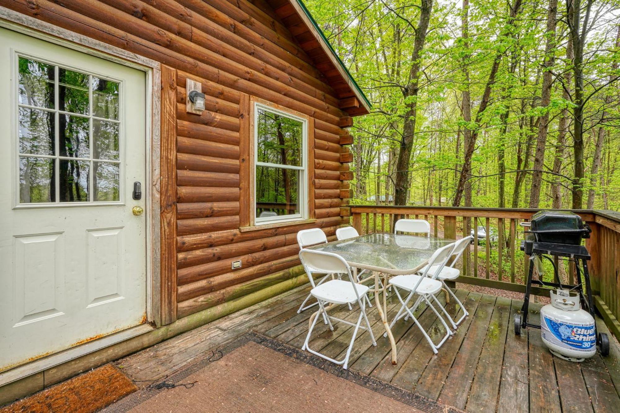 Blue Rose Cabins - Pine Ridge Cabin ローガン エクステリア 写真