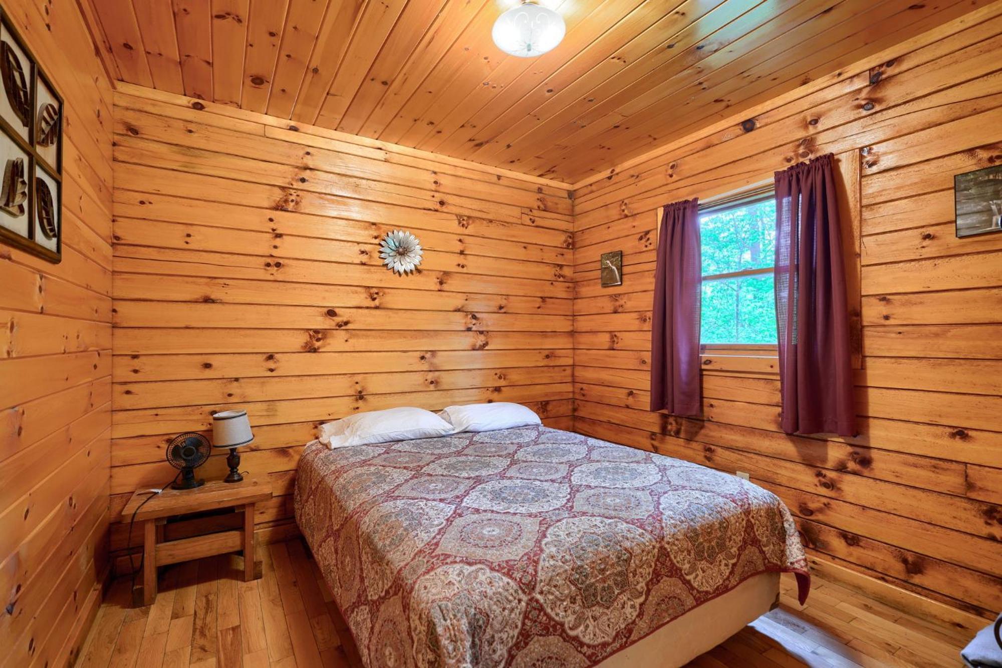 Blue Rose Cabins - Pine Ridge Cabin ローガン エクステリア 写真